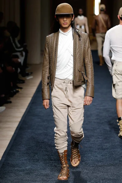 Look 14